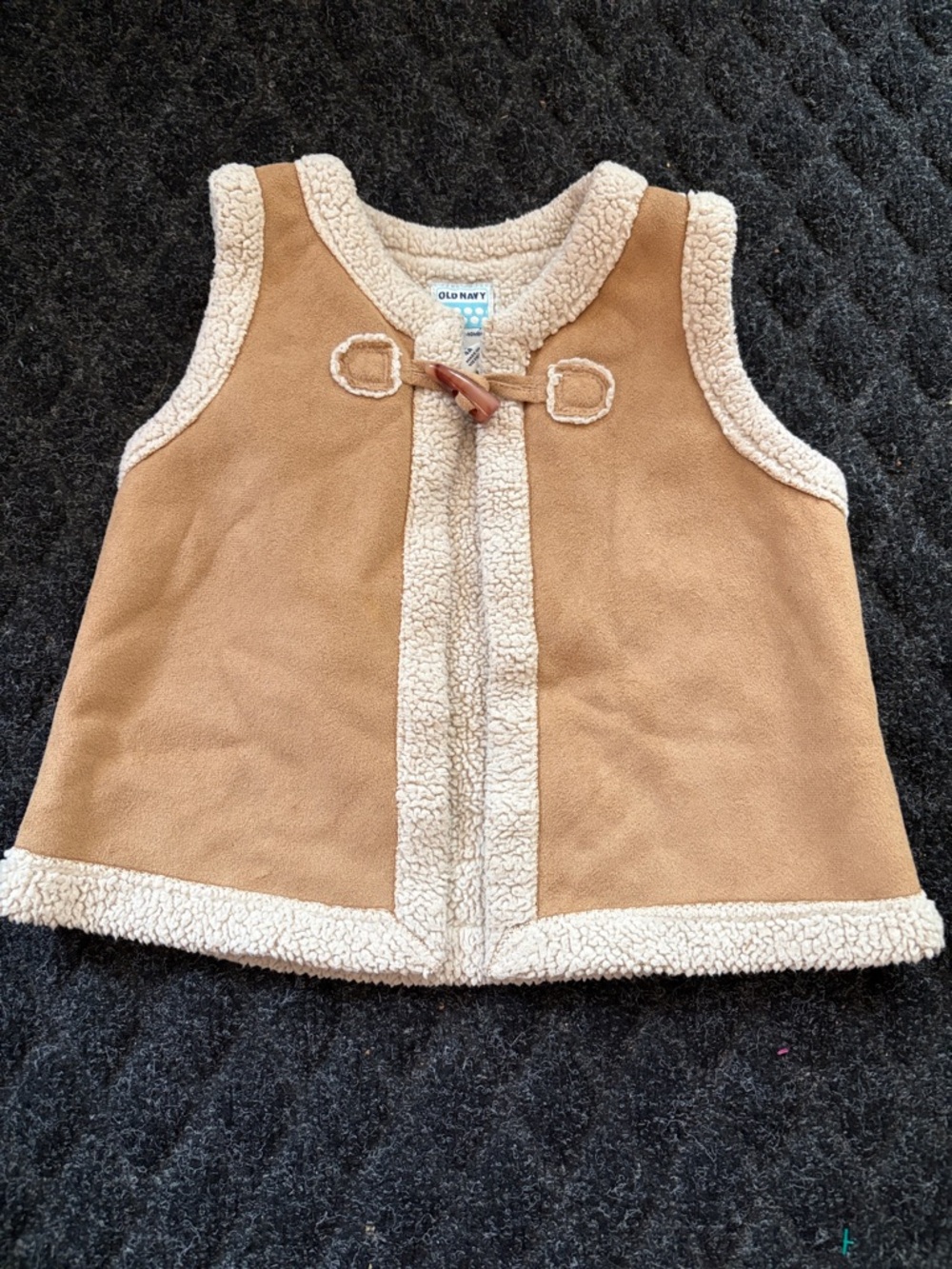 Old Navy Kids Tan and Cream Sherpa-Trim Vest Size 4T